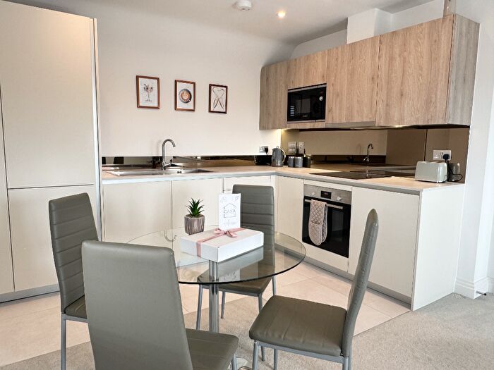 1 Bedroom Penthouse To Rent In Clematis Court, RG42