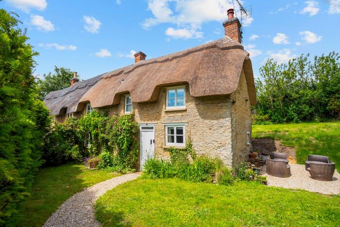 2 Bedroom Cottage For Sale In Duns Tew Road, Bartongate, OX7