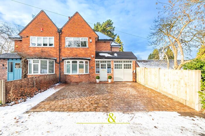 4 Bedroom Semi Detached House For Sale In Bournville Lane, Birmingham, B30