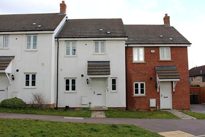 3 Bedroom Terraced House To Rent In Beanfield Close, Riseley, MK44