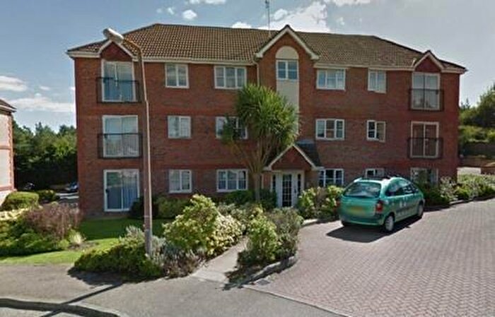 2 Bedroom Apartment To Rent In Dakin Close, Maidenbower, Crawley, RH10