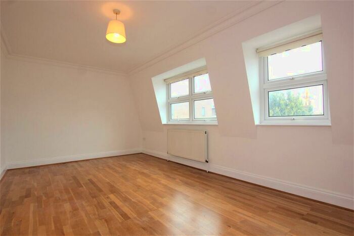 2 Bedroom Flat To Rent In Alexandra Grove, Manor House, N4