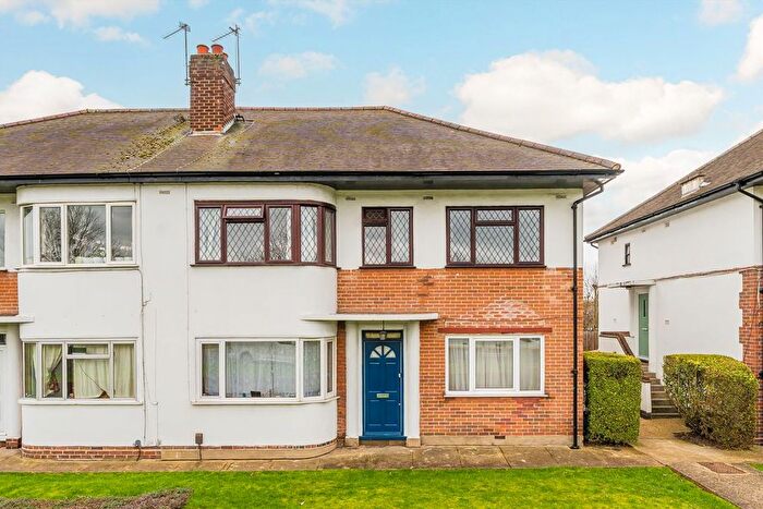 3 Bedroom Flat To Rent In Chertsey Road, Twickenham, TW1