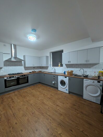 6 Bedroom House To Rent In Church Road, Dudley, DY2