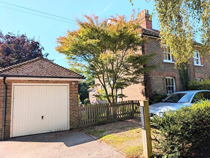 2 Bedroom Cottage To Rent In Farthings Hill, Horsham, RH12