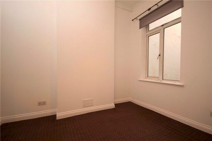 1 Bedroom Property To Rent In Brighton Road, Aldershot, Hampshire, GU12