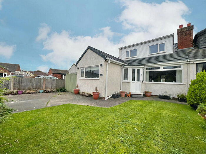 4 Bedroom Semi-Detached House For Sale In Links Road, Knott End On Sea, FY6