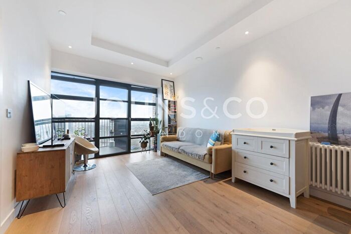 1 Bedroom Flat For Sale In Amelia House, London City Island, E14