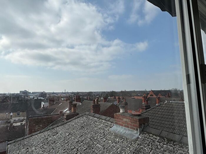 6 Bedroom Terraced House To Rent In West Parade - Bed, LN1