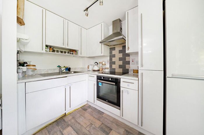 1 Bedroom Flat For Sale In Foundry Court, Mill Street, Slough, SL2