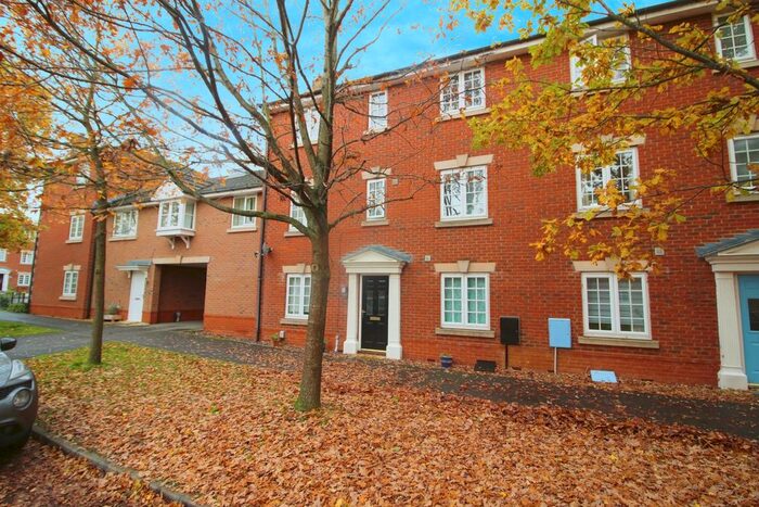 4 Bedroom Terraced House To Rent In The Boulevard, Taw Hill, Swindon, SN25