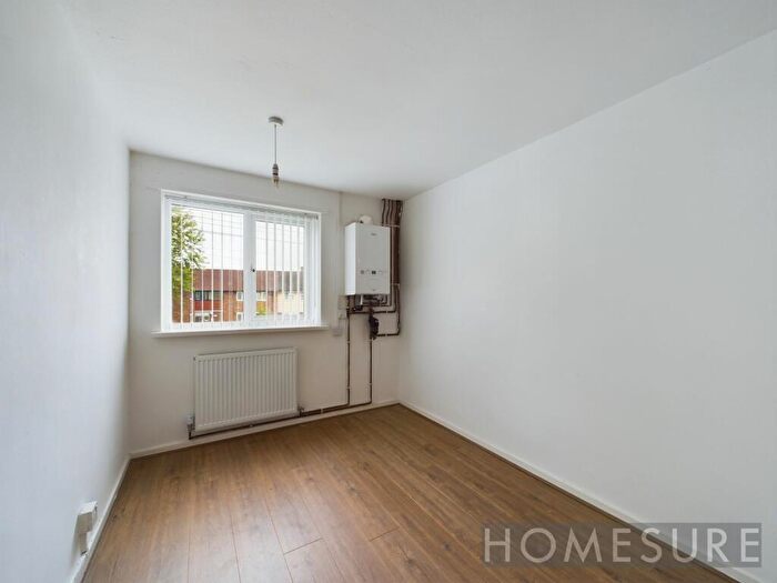 2 Bedroom Flat For Sale In Markfield Crescent, Liverpool, L25