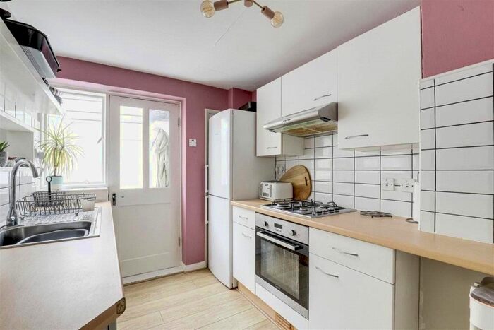 3 Bedroom Detached House To Rent In Welbeck Gardens, Woodthorpe, Nottingham, Nottinghamshire, NG5