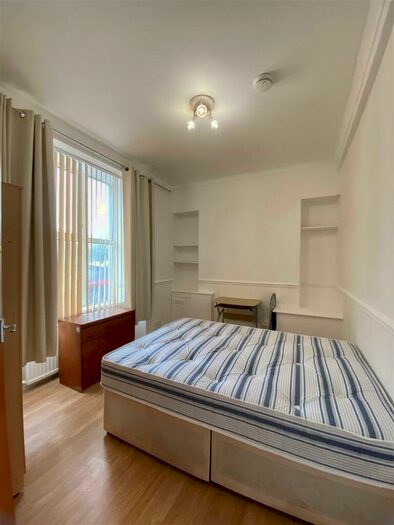 4 Bedroom Terraced House To Rent In Castle Buildings, Treforest, CF37