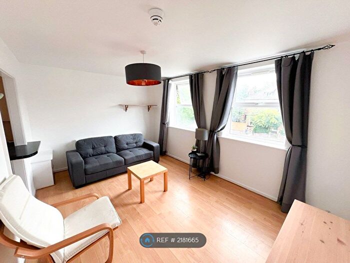 1 Bedroom Flat To Rent In Burton Road, Manchester, M20
