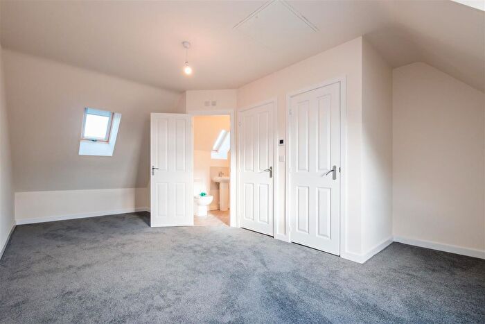 4 Bedroom Semi-Detached House To Rent In Malvern Rise, Malvern, WR14