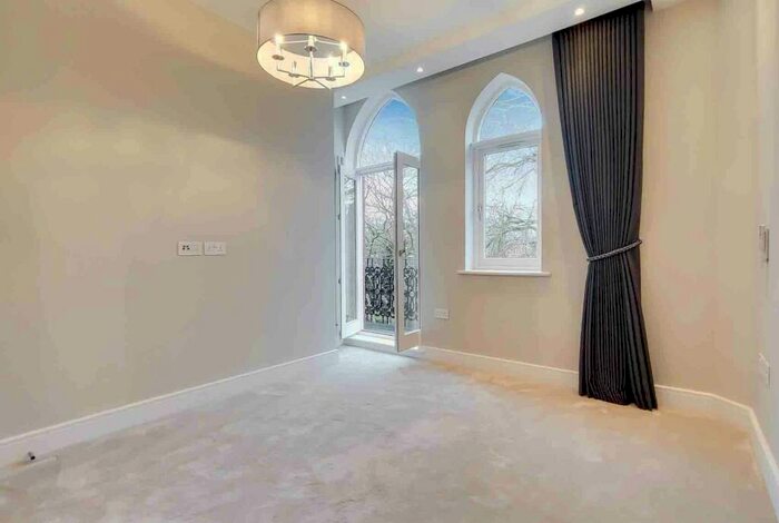 4 Bedroom Apartment To Rent In Hampstead Heights, Fitzjohns Avenue, Hampstead, NW3