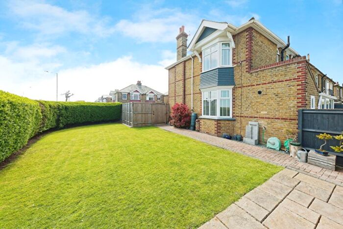 3 Bedroom Semi Detached House For Sale In Warten Road, Ramsgate, Kent, CT11