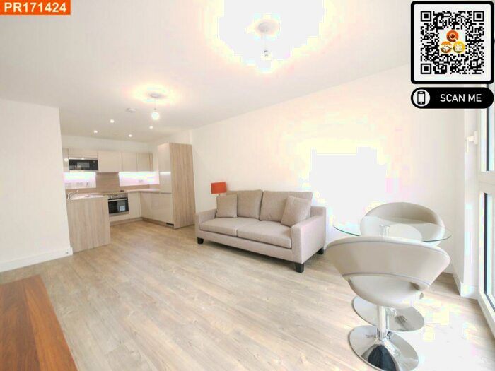 1 Bedroom Flat To Rent In Breathtaking Bed Flat In Surrey Quays, SE8