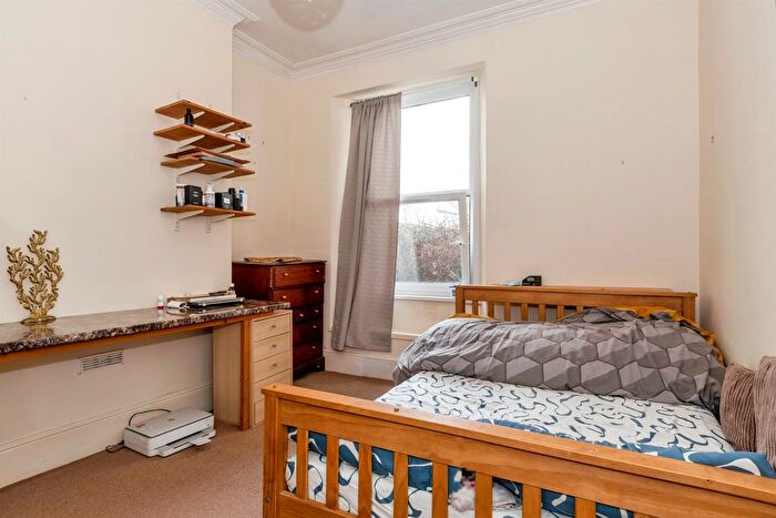 2 Bedroom Flat For Sale In Clifton Street, Plymouth, PL4
