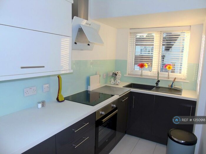 1 Bedroom Flat To Rent In Madison Court, London, SE13