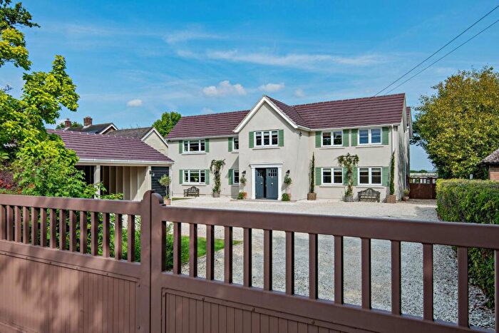 5 Bedroom Detached House For Sale In East Hanningfield Road, Sandon, Chelmsford, Essex, CM2