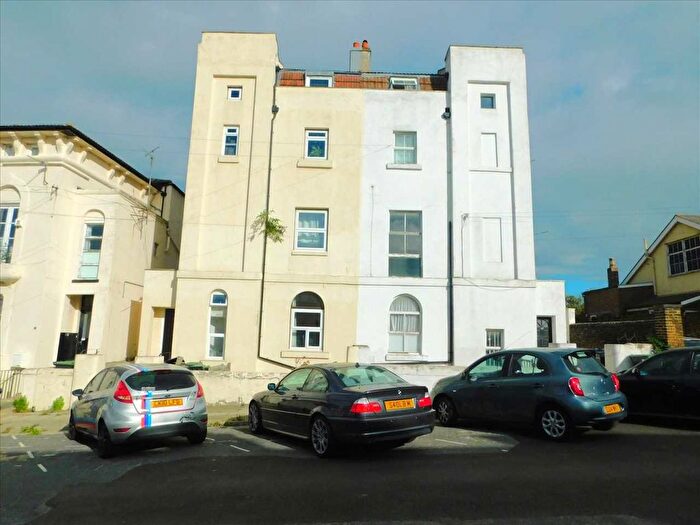 1 Bedroom Flat To Rent In Pier Road, Gravesend, DA11