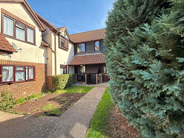 1 Bedroom Flat For Sale In Wickham Close, Newington, ME9