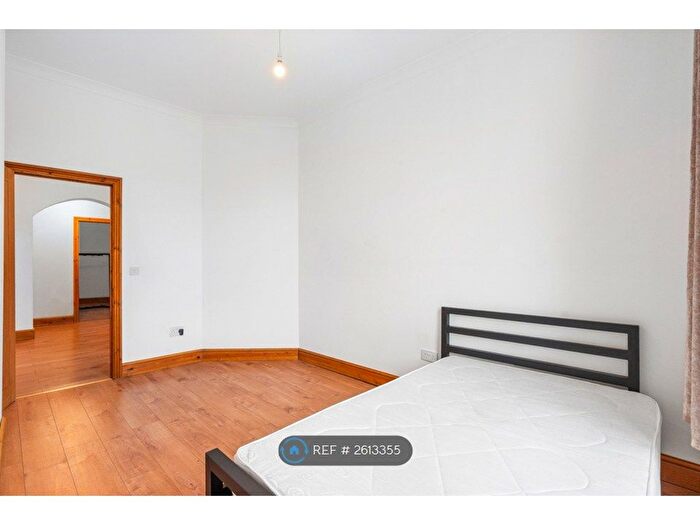 3 Bedroom Flat To Rent In Wellington Road, Brighton, BN2