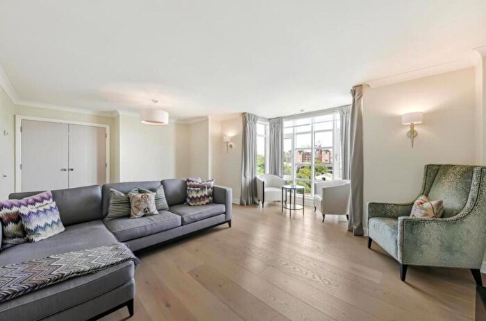 3 Bedroom Apartment To Rent In Abbey Road, St Johns Wood, London, NW8