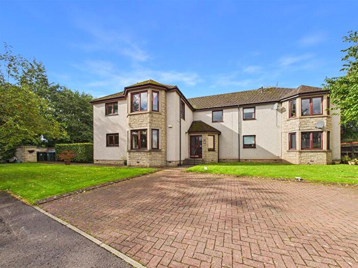 3 Bedroom Flat For Sale In South Inch Park, Perth, PH2