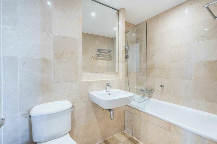 2 Bedroom Apartment To Rent In Westferry Circus, E14