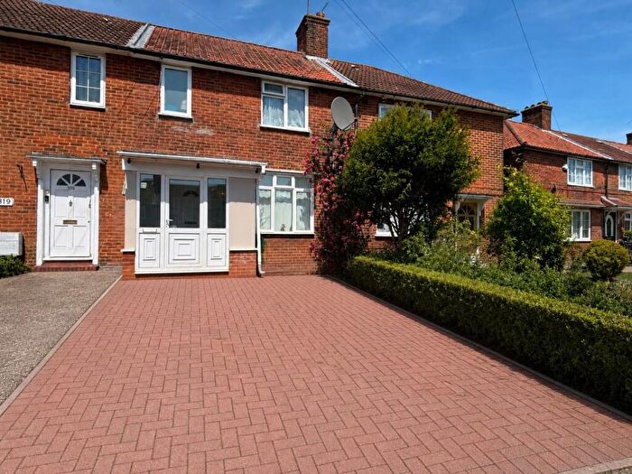 3 Bedroom Terraced House For Sale In Deansbrook Road, Edgware, HA8