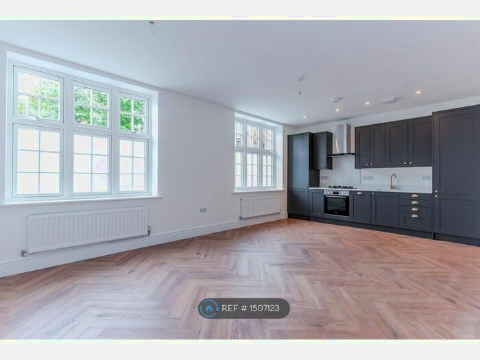 2 Bedroom Flat To Rent In Parkview, Letchworth Garden City, SG6