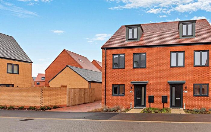 3 Bedroom Semi Detached House To Rent In Lambourne Road, St. Neots, Cambridgeshire, PE19