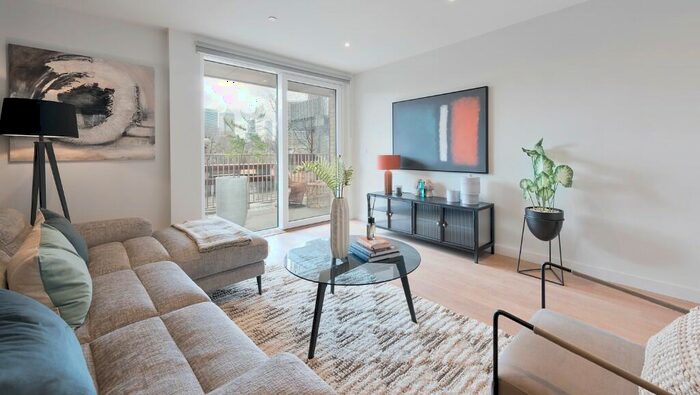 2 Bedroom Flat For Sale In Dunlip And Pochard House, Hawser Lane, London, E14