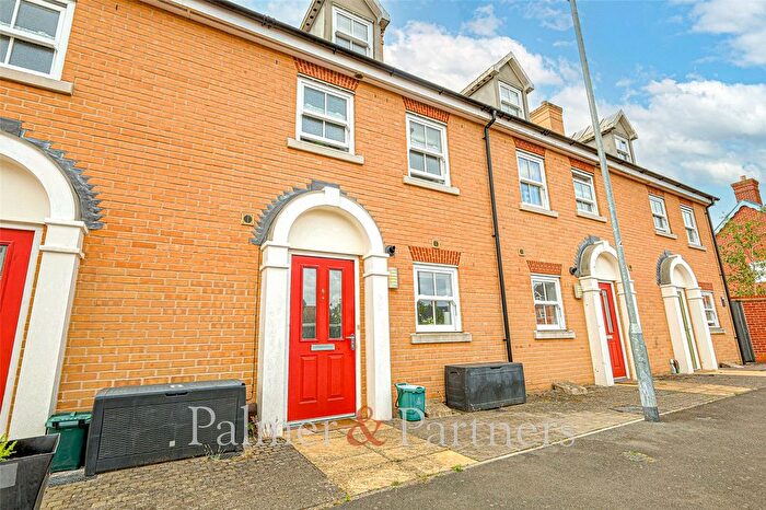 3 Bedroom Terraced House To Rent In Parade Square, Colchester, Essex, CO2