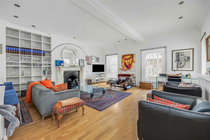 2 Bedroom Flat To Rent In Smith Square, Westminster, London, SW1P