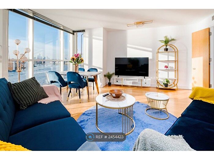 2 Bedroom Flat To Rent In Hanover House, London, E14