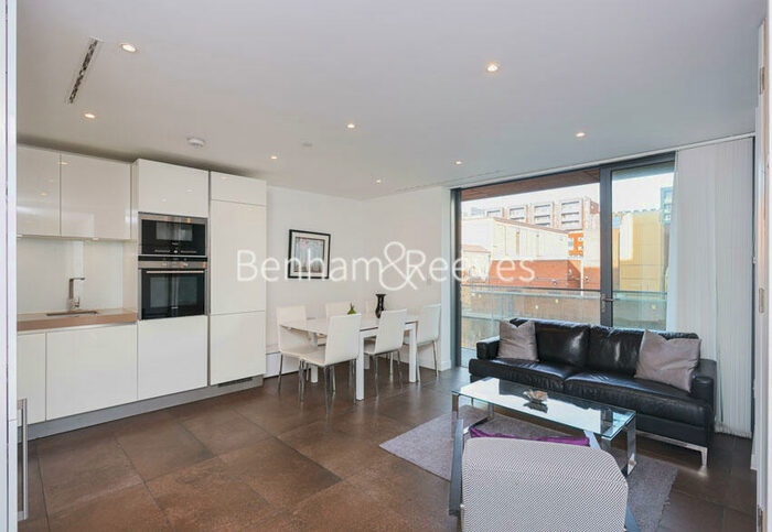 3 Bedroom Apartment To Rent In City Road, Shoreditch, EC1V