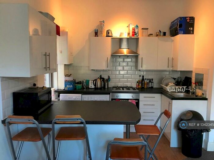 3 Bedroom Flat To Rent In Old Landsdowne Road, Manchester, M20