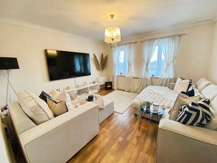 2 Bedroom Flat To Rent In Darwin Close, York, YO31