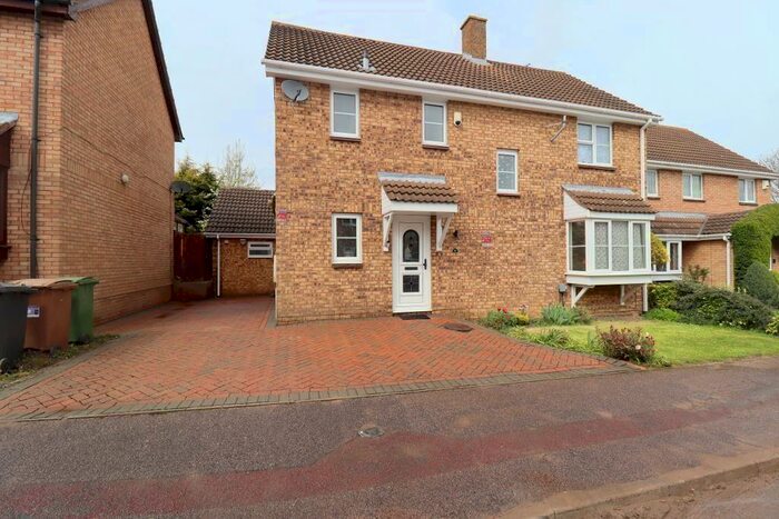 5 Bedroom Detached House To Rent In Snowford Close, Luton, LU3