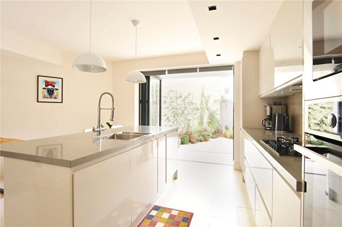 4 Bedroom House To Rent In Crawthew Grove, East Dulwich, London, SE22