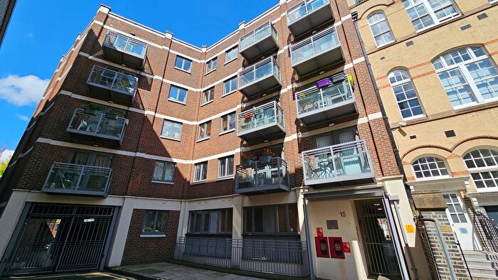 2 Bedroom Flat To Rent In Hoxton Square, London, N1