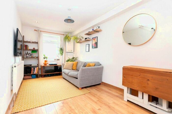 1 Bedroom Flat To Rent In Windus Road, Cazenove, N16