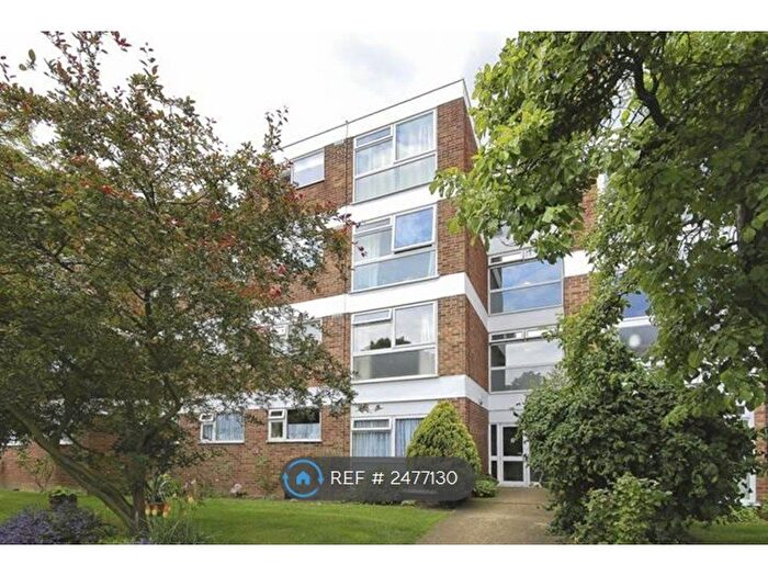 2 Bedroom Flat To Rent In Langham Gardens, London, W13