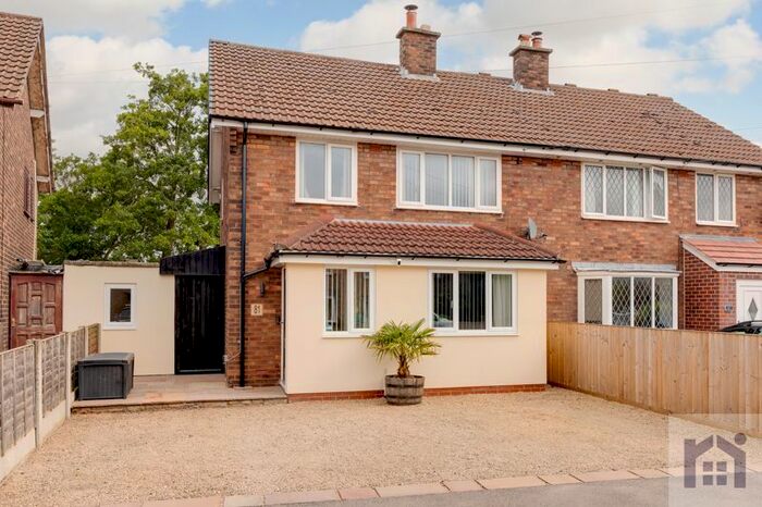 3 Bedroom Semi-Detached House For Sale In Highsands Avenue, Rufford, L40