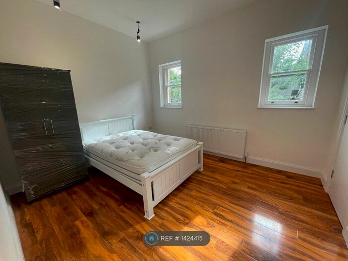 3 Bedroom Flat To Rent In Warham Road, Croydon, CR2