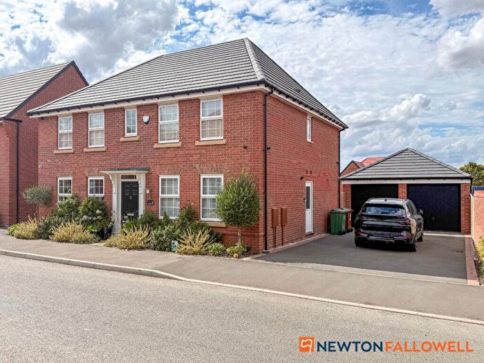 4 Bedroom Detached House For Sale In Westland Drive, Fernwood, NG24
